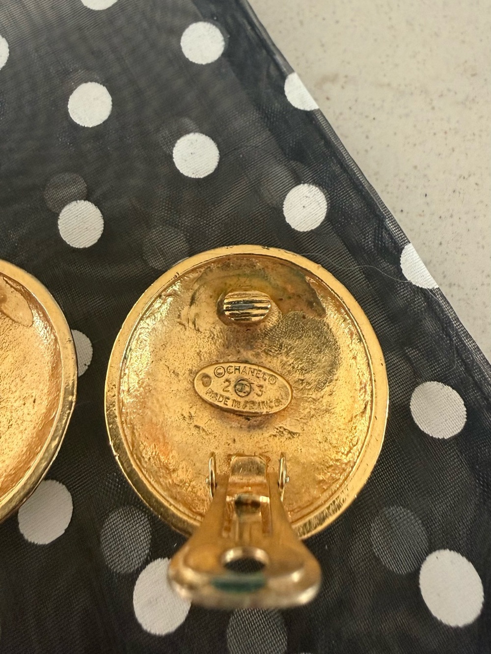 Vintage CHANEL Clip On Earrings - Picture 5 of 10